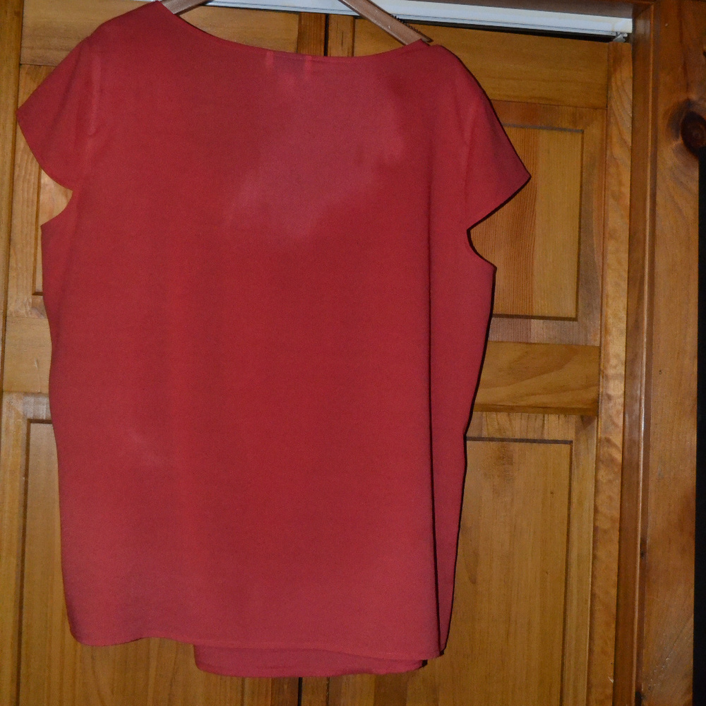 blouse - Picture 2 of 2